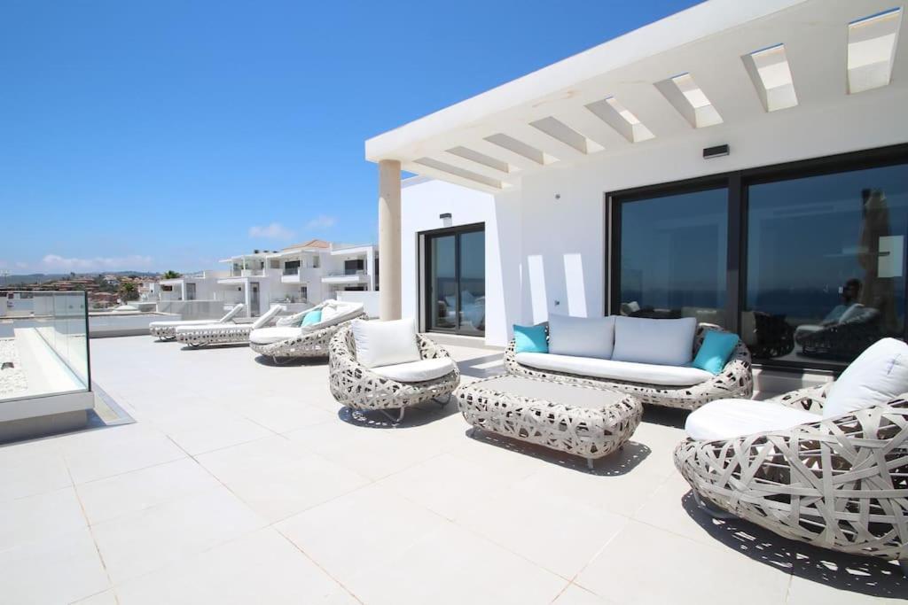 サン・ロケLuxurious Penthouse With Huge Panoramic Terraceアパートメント エクステリア 写真