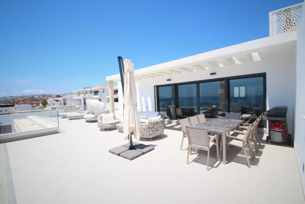 サン・ロケLuxurious Penthouse With Huge Panoramic Terraceアパートメント エクステリア 写真